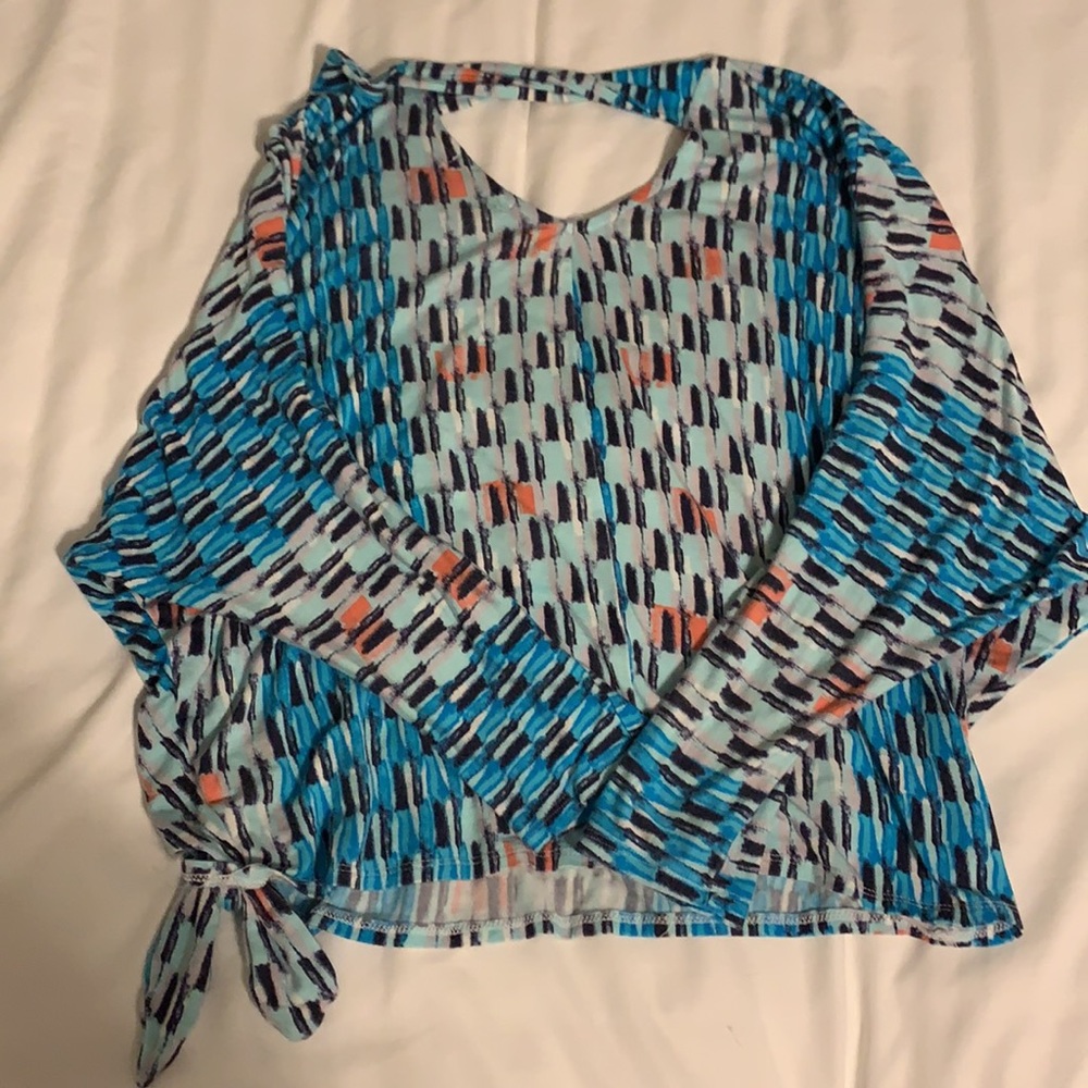 Blue patterned top - Picture 3 of 4
